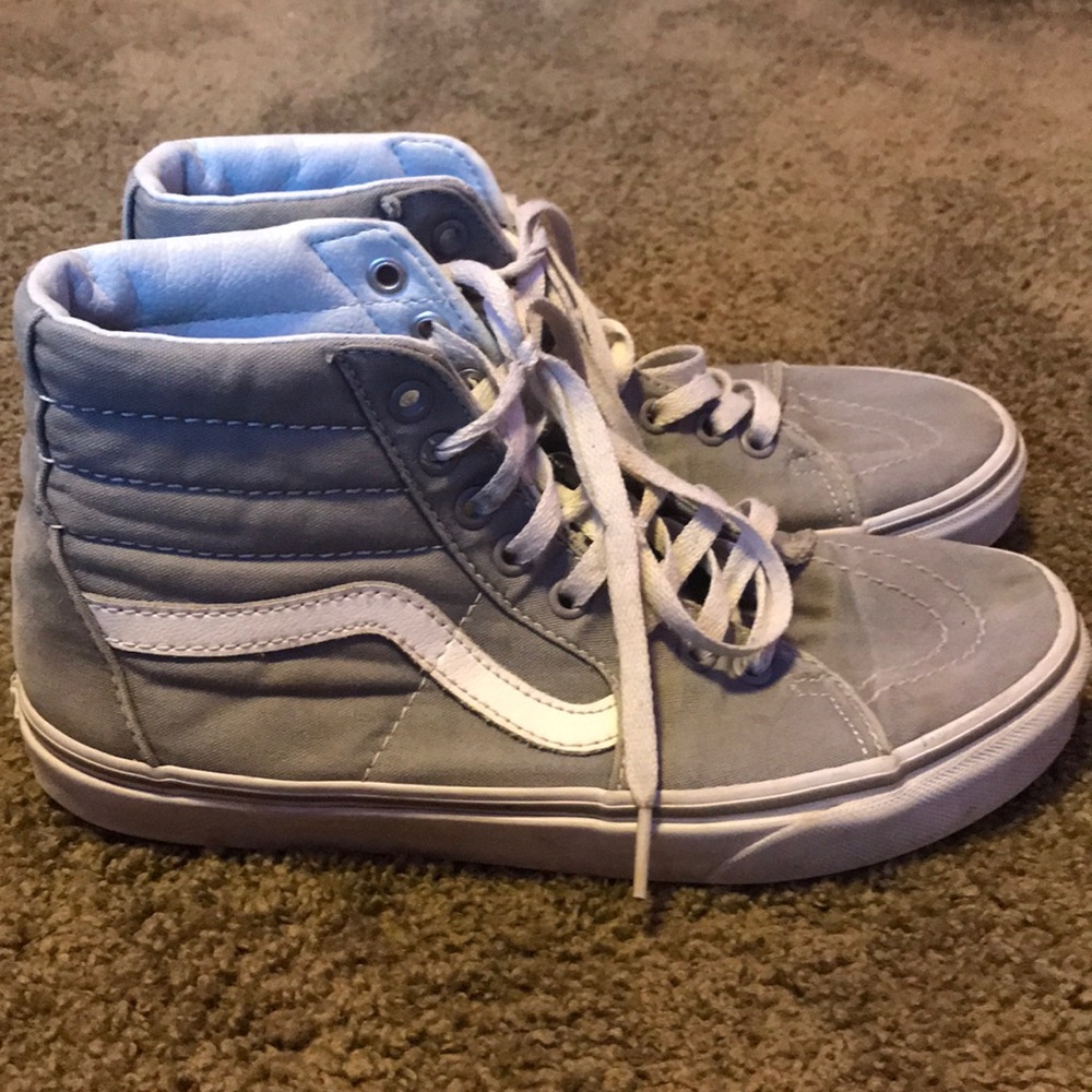 grey hi top vans 🤍